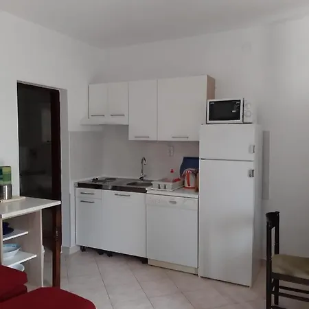 Apartment Rakic Pomer Exterior photo