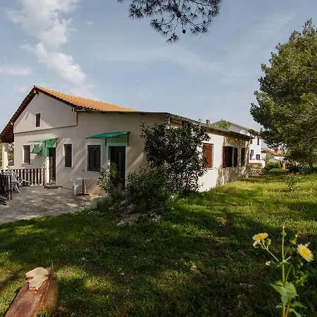 Apartment Rakic Pomer Exterior photo
